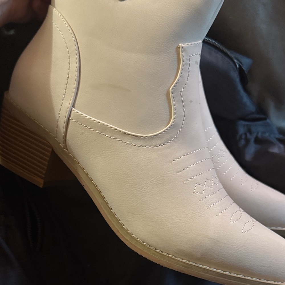 Women's Cream Western Ankle Boots